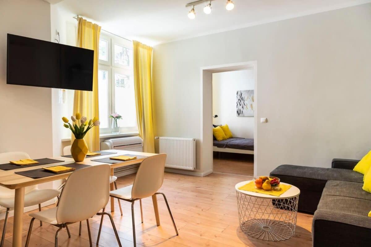 Cosy Two Br Plus Self Checkin Plus Street Parking Берлин Екстериор снимка