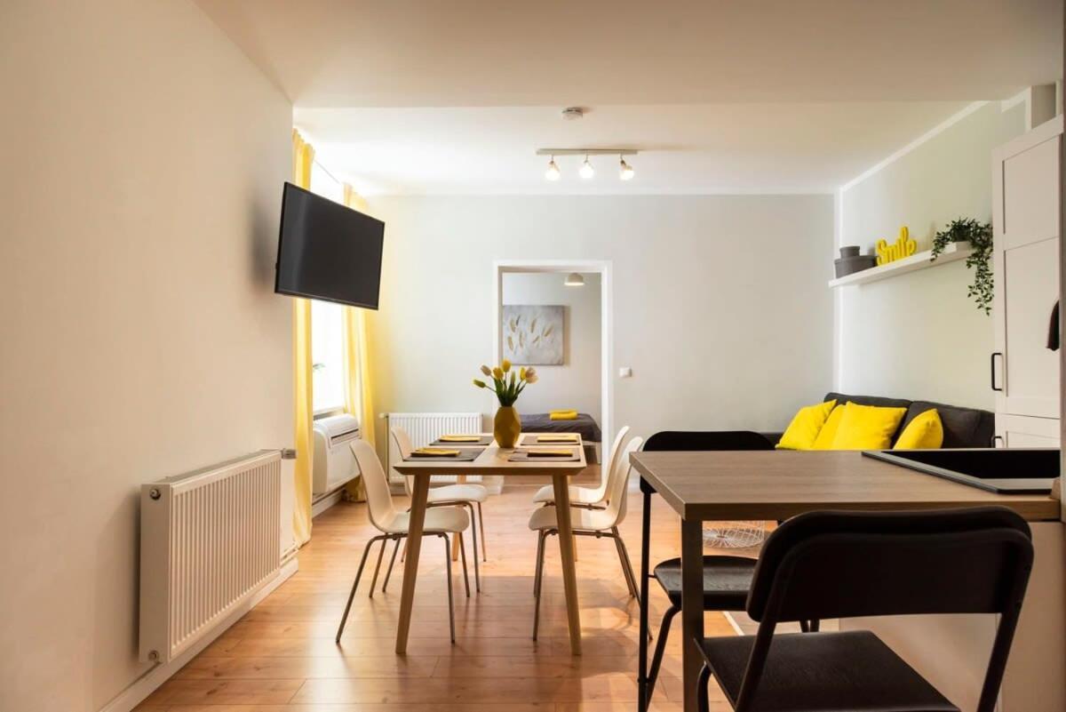 Cosy Two Br Plus Self Checkin Plus Street Parking Берлин Екстериор снимка