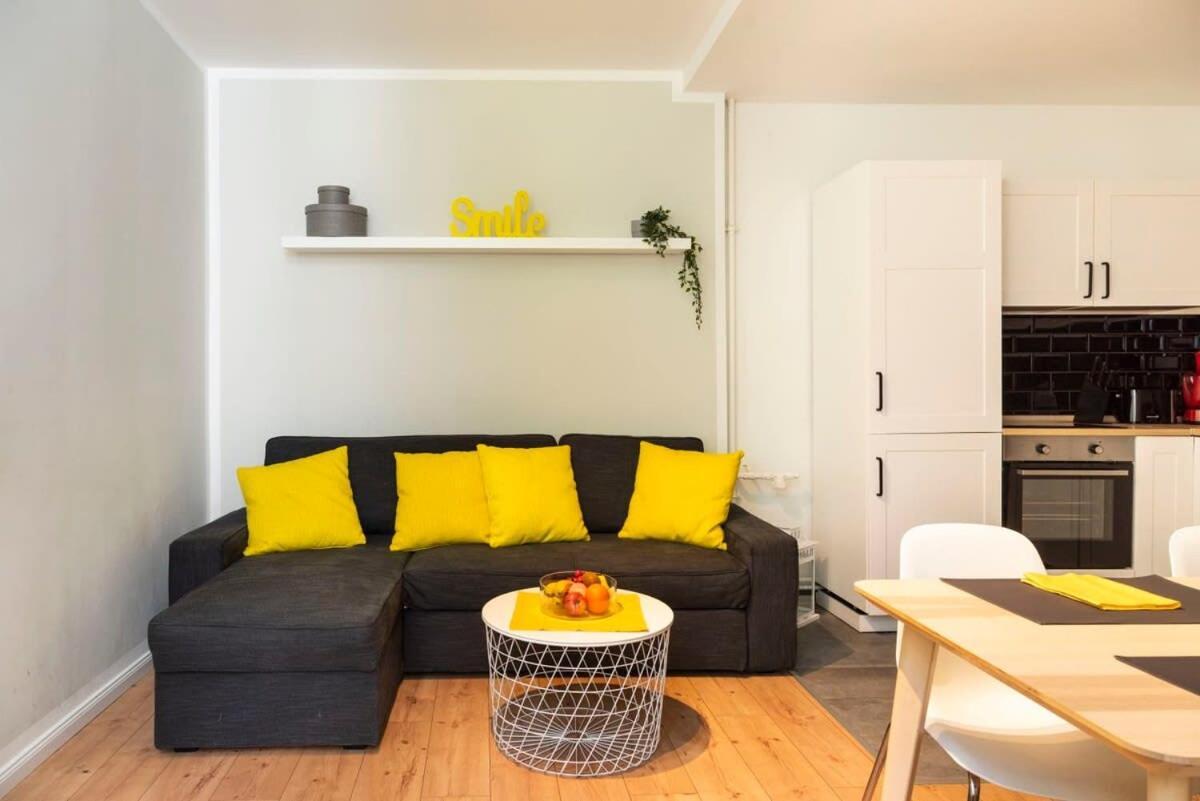 Cosy Two Br Plus Self Checkin Plus Street Parking Берлин Екстериор снимка
