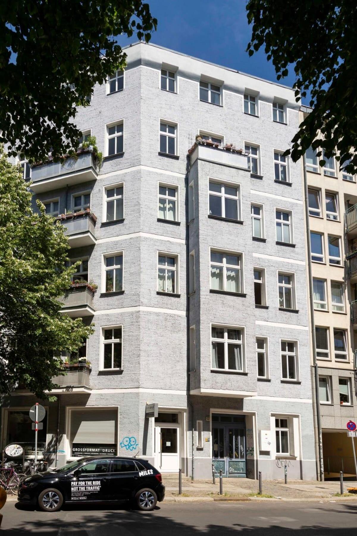 Cosy Two Br Plus Self Checkin Plus Street Parking Берлин Екстериор снимка